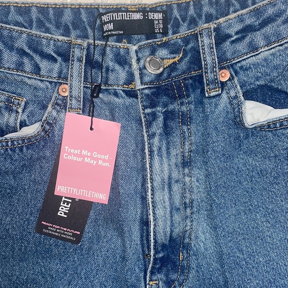 New With Tags PRETTYLITTLETHING L30 Mid Blue Wash Mom Jeans Size 6 - Picture 3 of 11